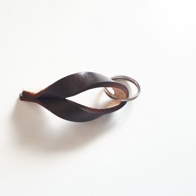 Twisted Key Chain Dark Brown