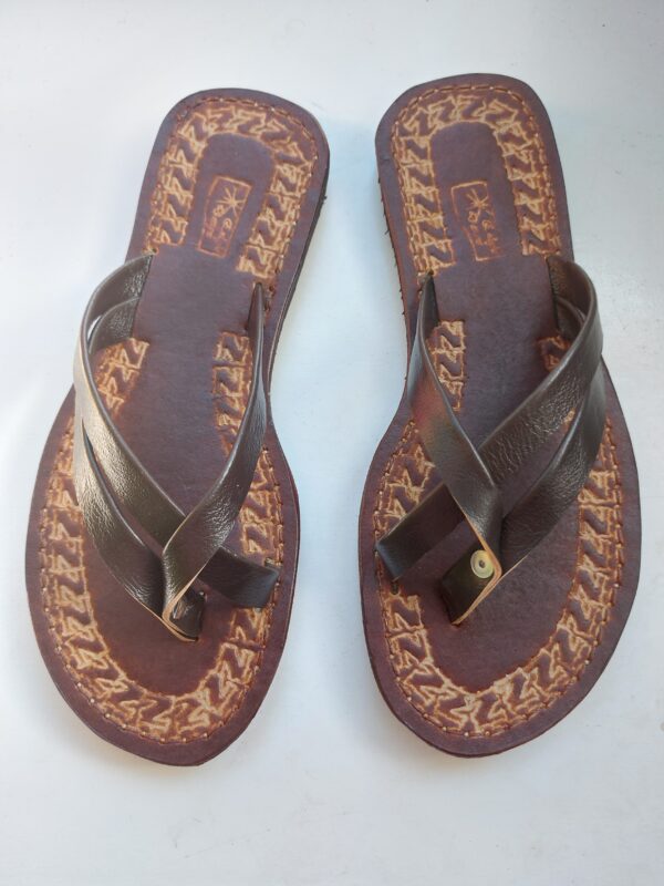 Crease leather sandals